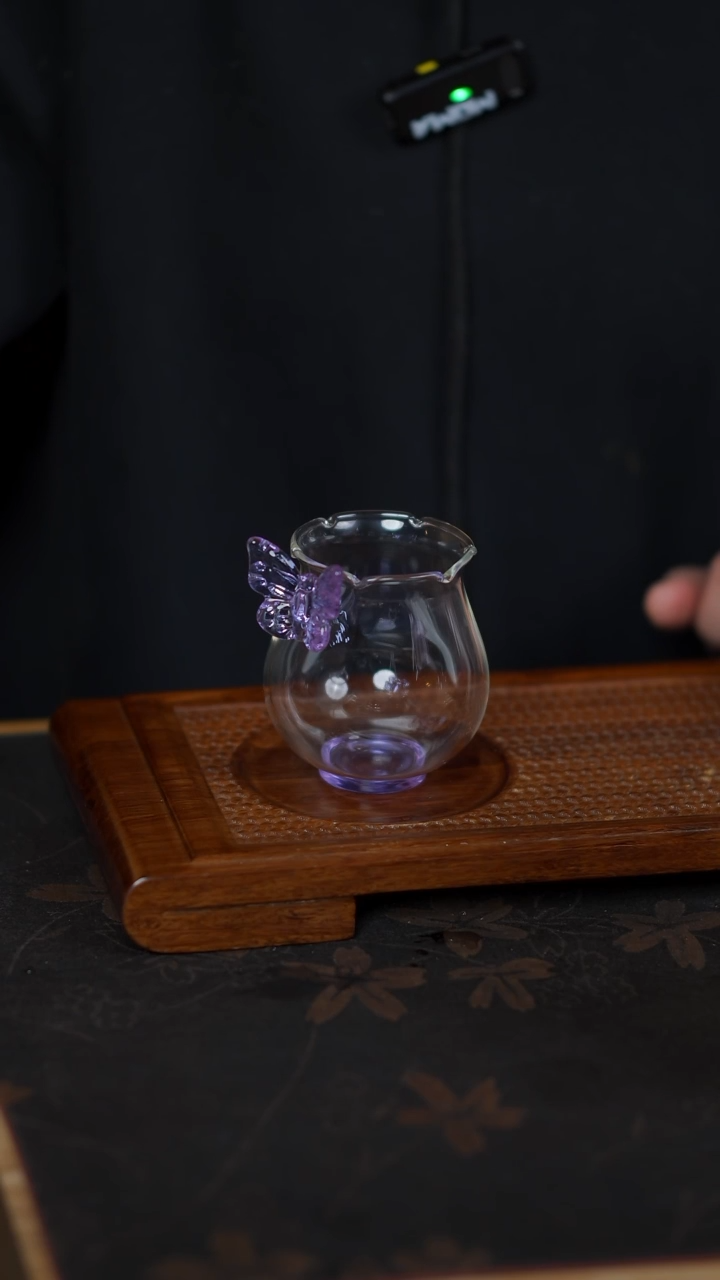 【闪购商品】紫色蝴蝶花口主人杯