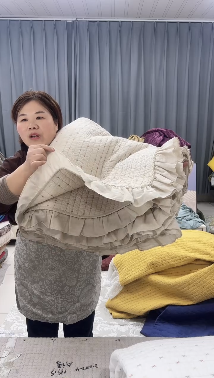 棉香槟2.4*2.6米粒绣纯棉床盖