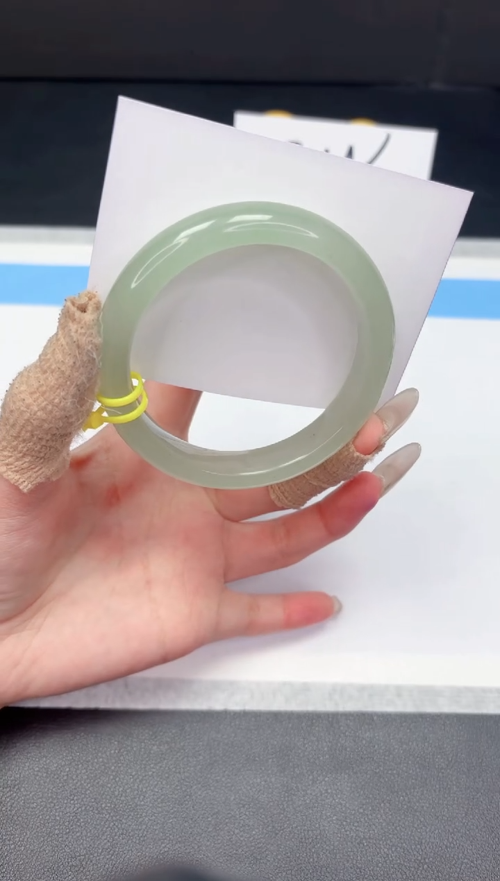 【闪购商品】石英质玉手镯未镶嵌451-58.4