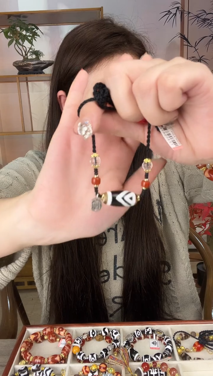 玛瑙/玉髓（覆膜）颈饰未镶嵌传世珠宝