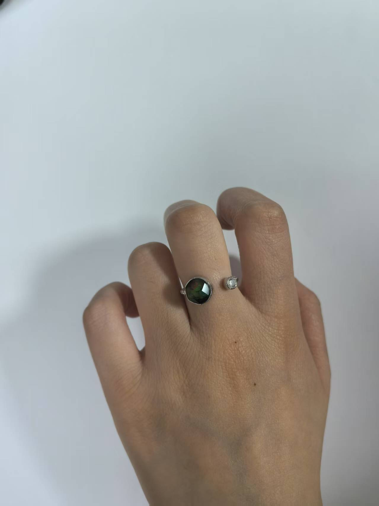 【李居明先生推荐】加拿大彩斑石镶嵌圆牌戒指 侧开口 多样性发其一