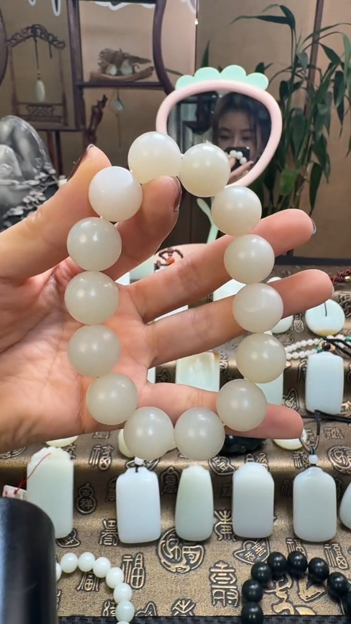 颈饰未镶嵌和田玉白玉手串