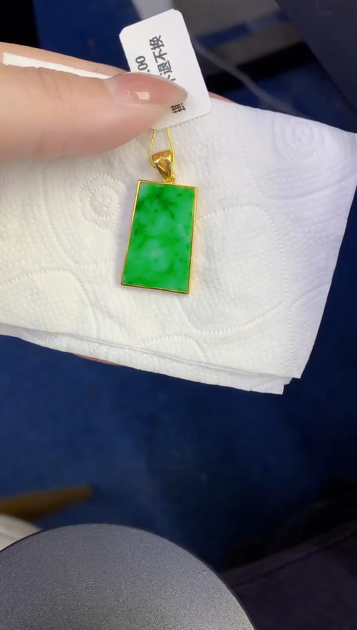 颈饰未镶嵌翡翠缅甸天然翡翠A货