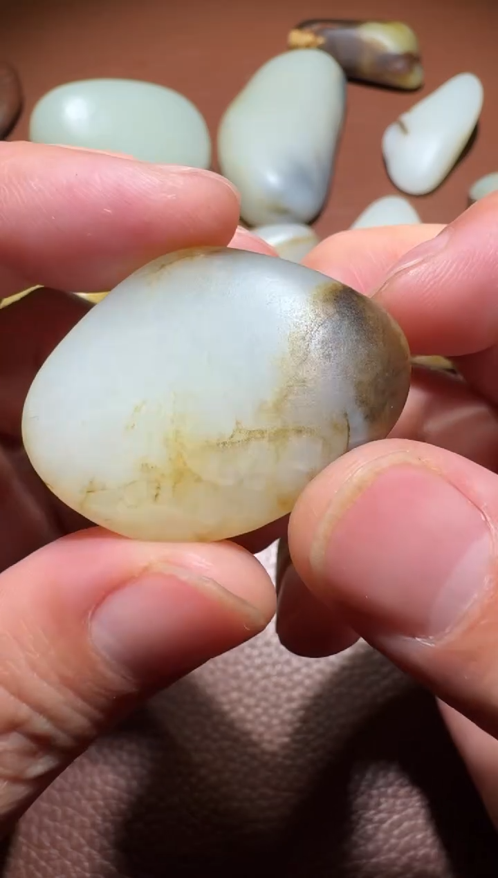 未镶嵌和田玉挂件张**火和田玉