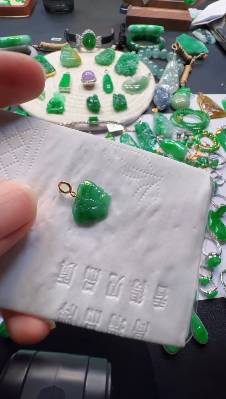 翡翠18K金镶嵌吊坠(不含链)288
