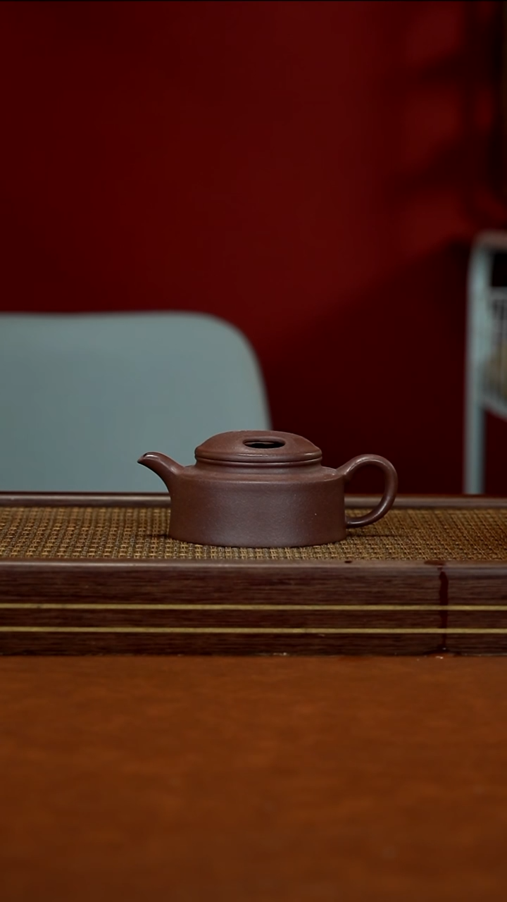 茶壶紫砂ZQ    底槽青   牛盖莲子    240cc  全手工