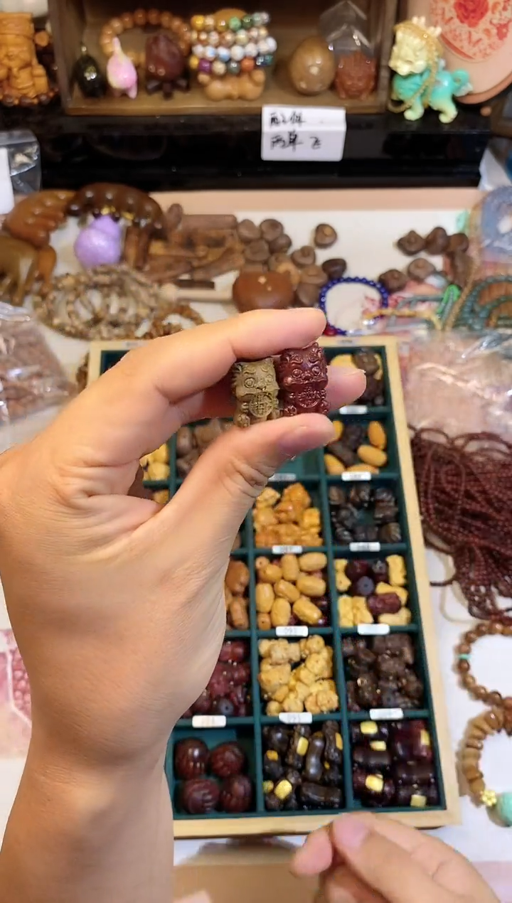 非洲檀香手串/手链绿+紫吞金兽发2