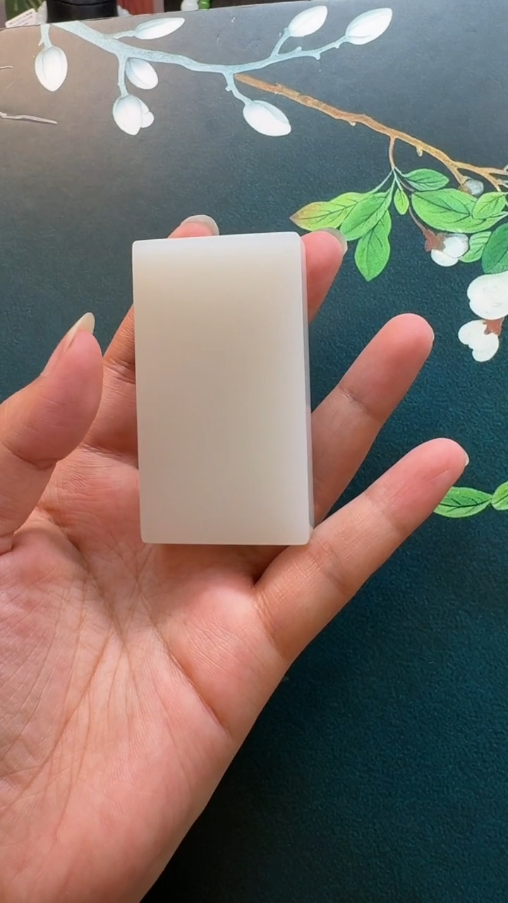 颈饰未镶嵌和田玉吊坠