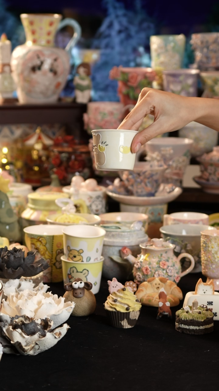 摆件陶景德镇釉下彩手绘设计师款陶瓷