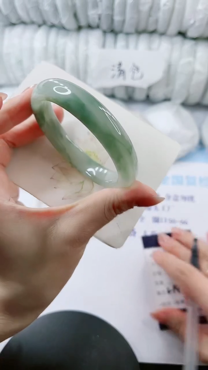 【闪购商品】石英质玉手镯未镶嵌多样性发货L192