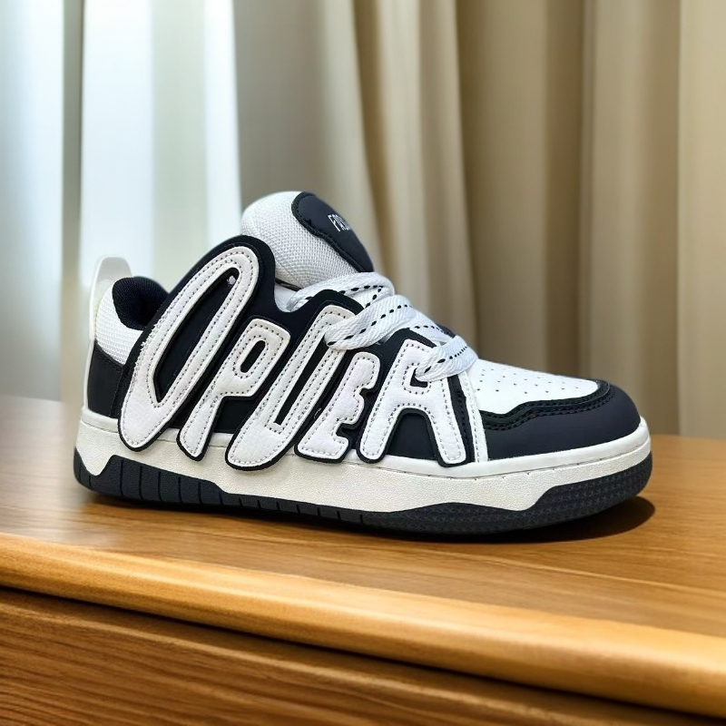 新款皮面防水情侣面包板鞋8131【小猪2】