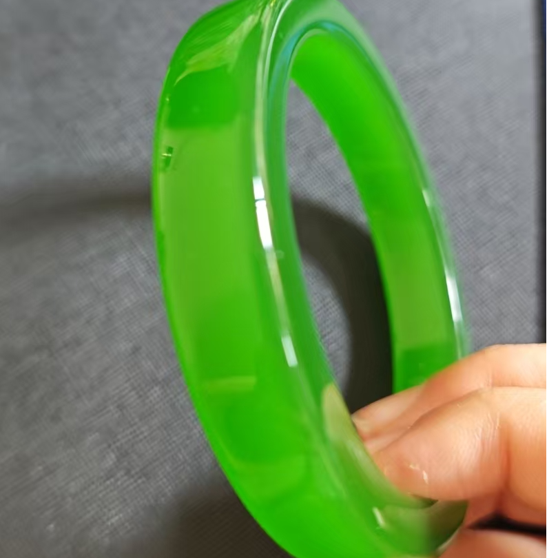 a时尚百搭玉翠手镯59菠菜绿