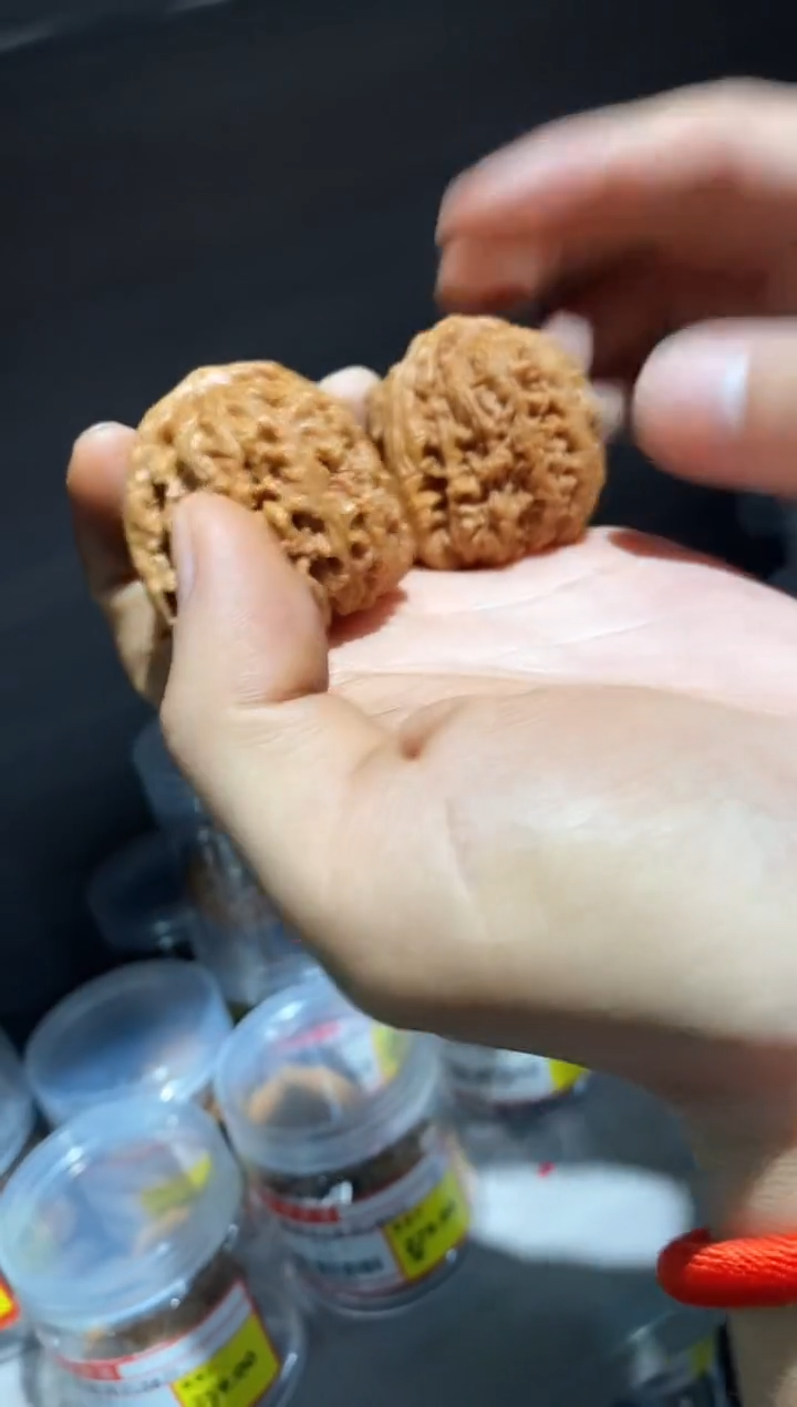 文玩核桃把件特价微瑕疵微修打底南疆石40左右