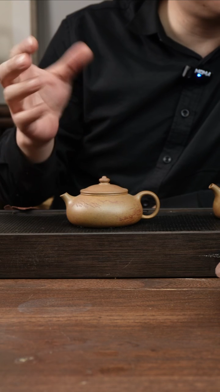 茶杯紫砂南**在黄金柴烧寒江    刻绘    140CC  