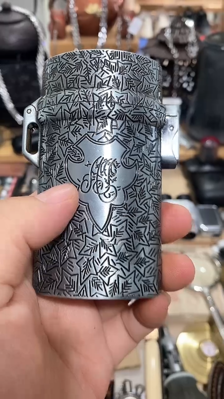 瓷片闪购商品  如图所示