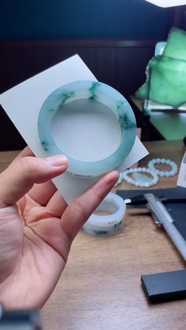 定制翡翠手镯未镶嵌大****路定制