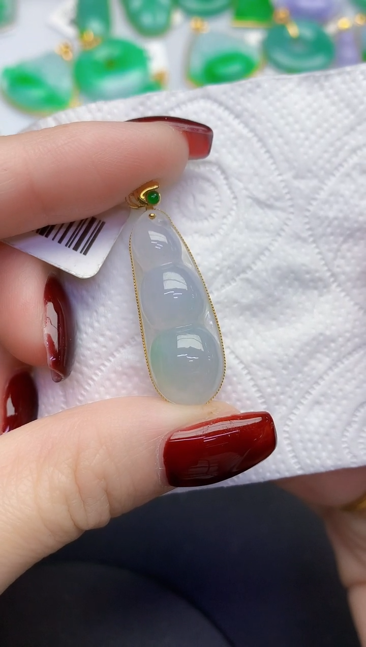 颈饰18K金镶嵌翡翠缅甸天然翡翠A货