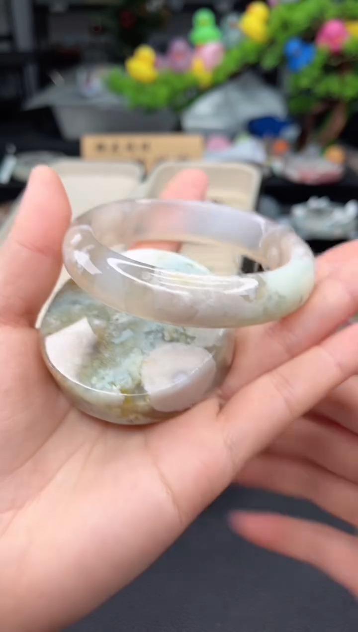 石英质玉未镶嵌手镯61圈口（赠品镯心）6450142