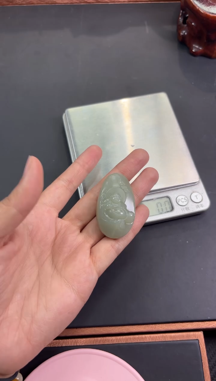 【闪购商品】和田玉吊坠(赠链)未镶嵌且末微色差近矿吊坠