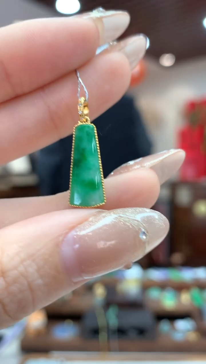 【闪购商品】翡翠吊坠(不含链)18K金镶嵌无事牌