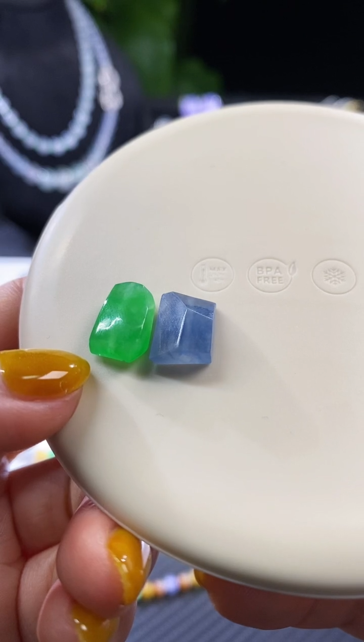 【闪购商品】翡翠挂件未镶嵌精品随形