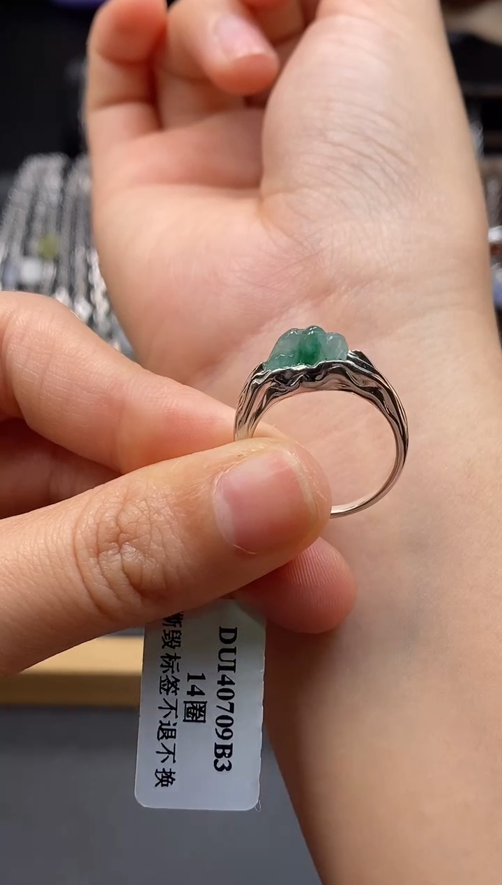 颈饰银S925镶嵌翡翠19302