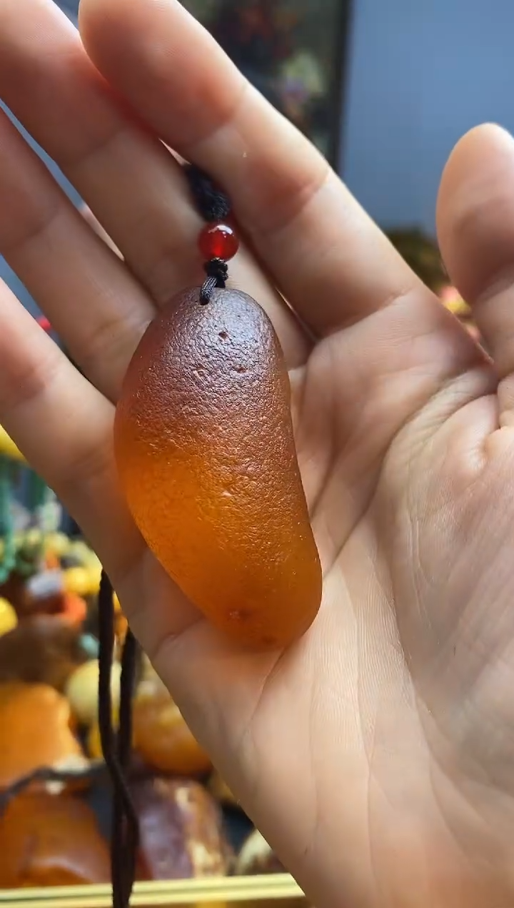 未镶嵌颈饰琥珀吊坠
