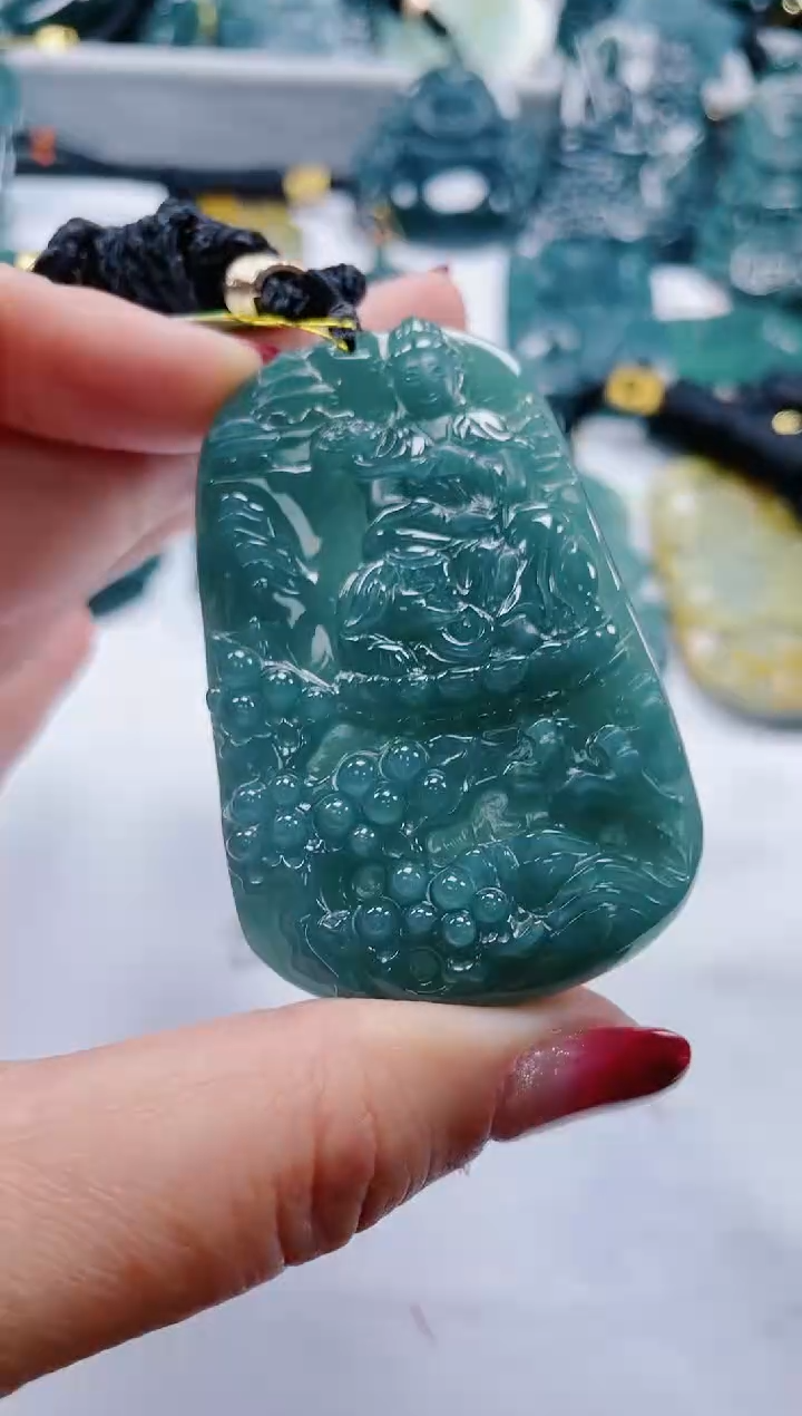 【闪购商品】翡翠颈饰未镶嵌           