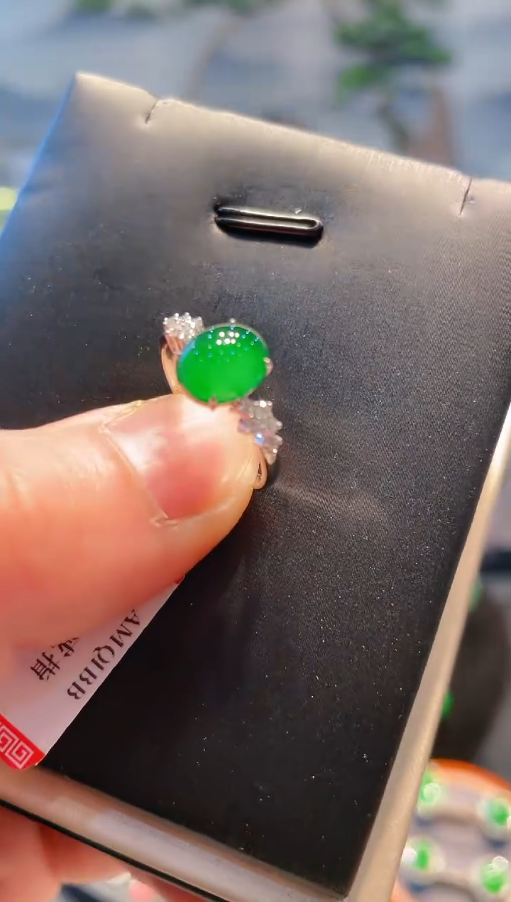 【闪购商品】翡翠颈饰18K金镶嵌A15戒指