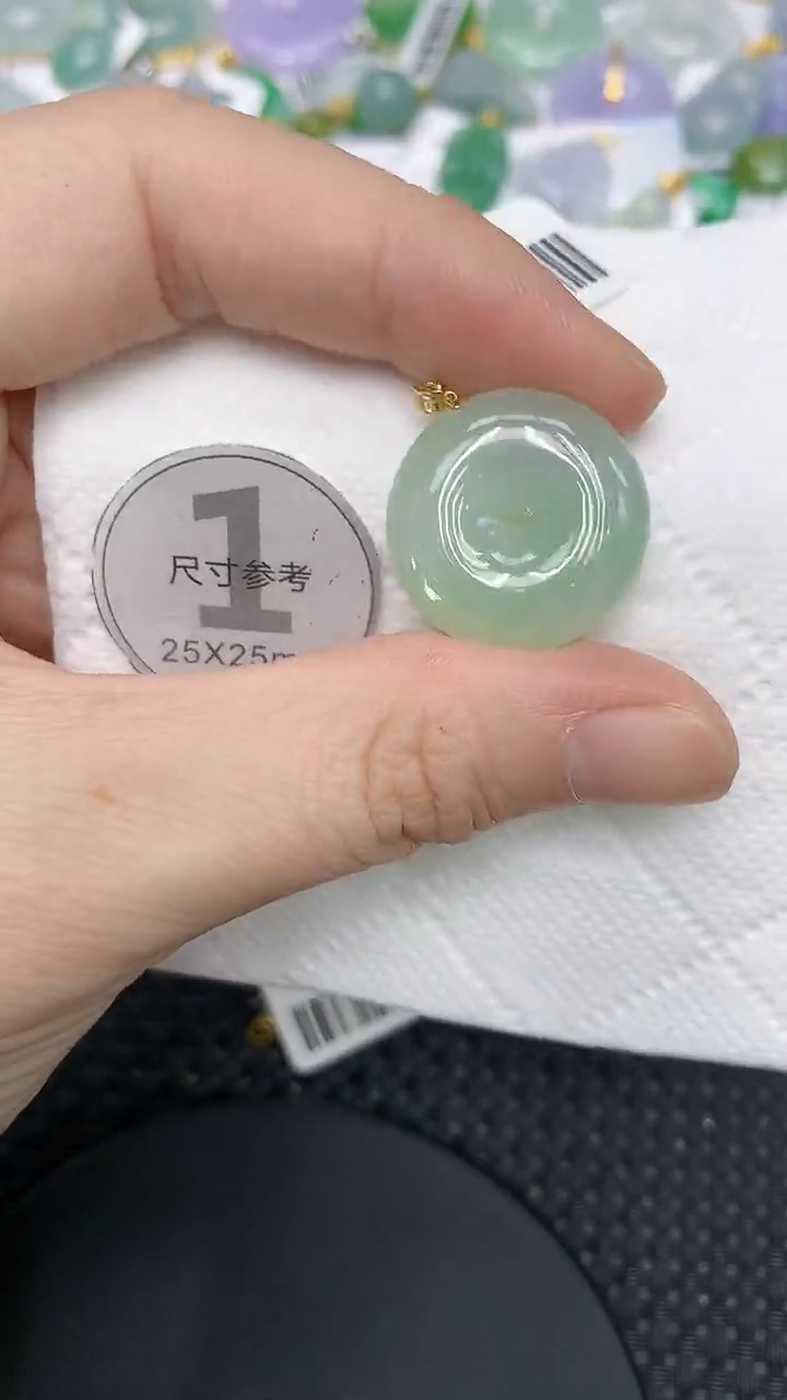 颈饰18K金镶嵌翡翠1111111111