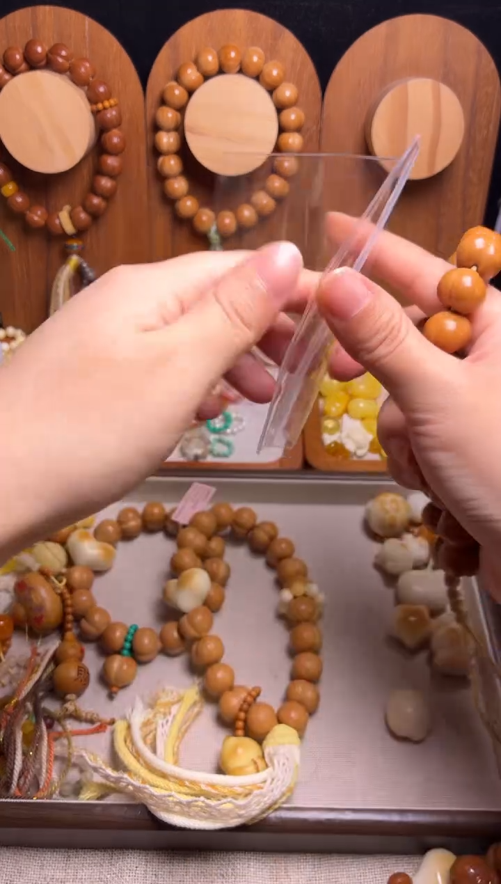 手串猴头核桃全品原皮泡芙爱心黄跑环悟道猫吊坠奶油风手持