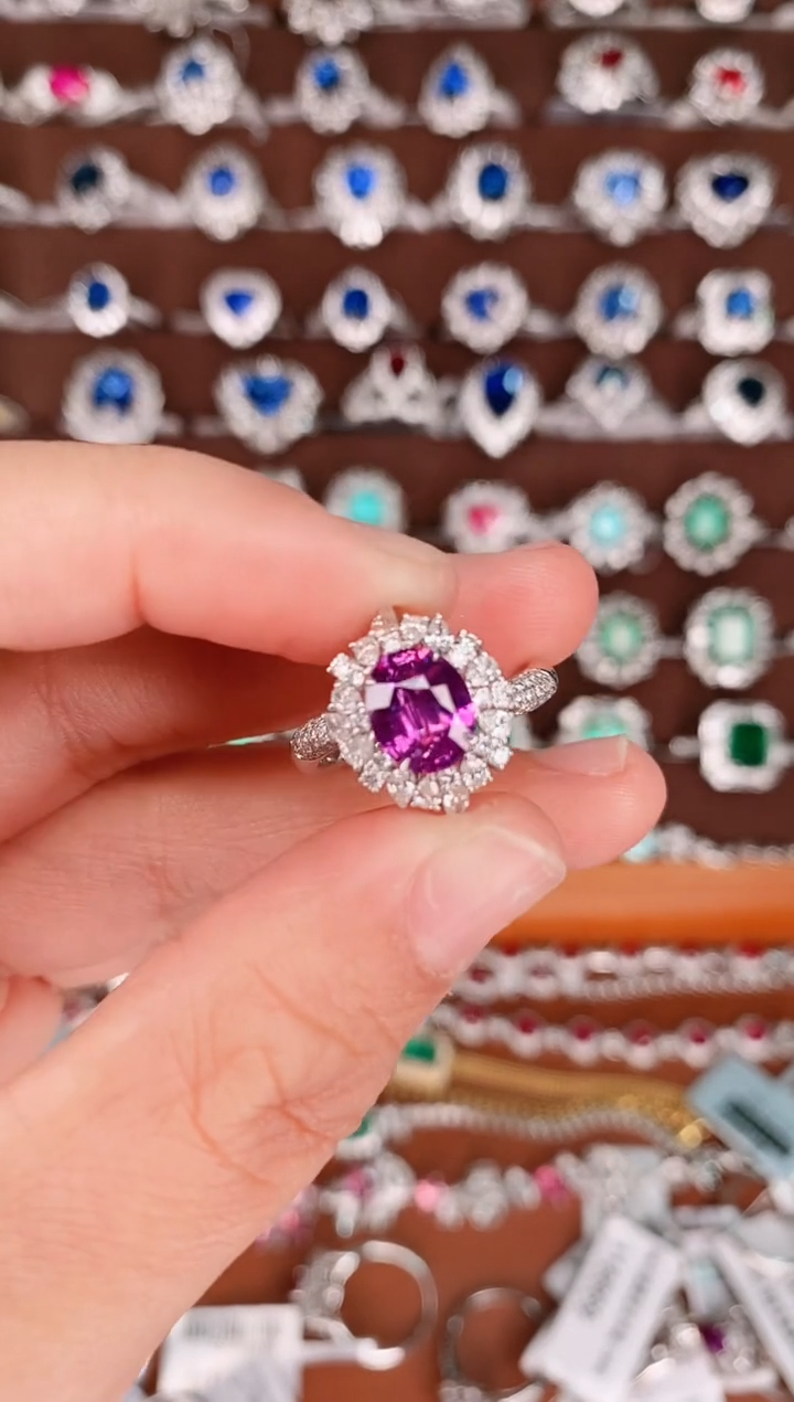 【闪购商品】彩色蓝宝石18K金戒指18K金镶嵌1.57克拉