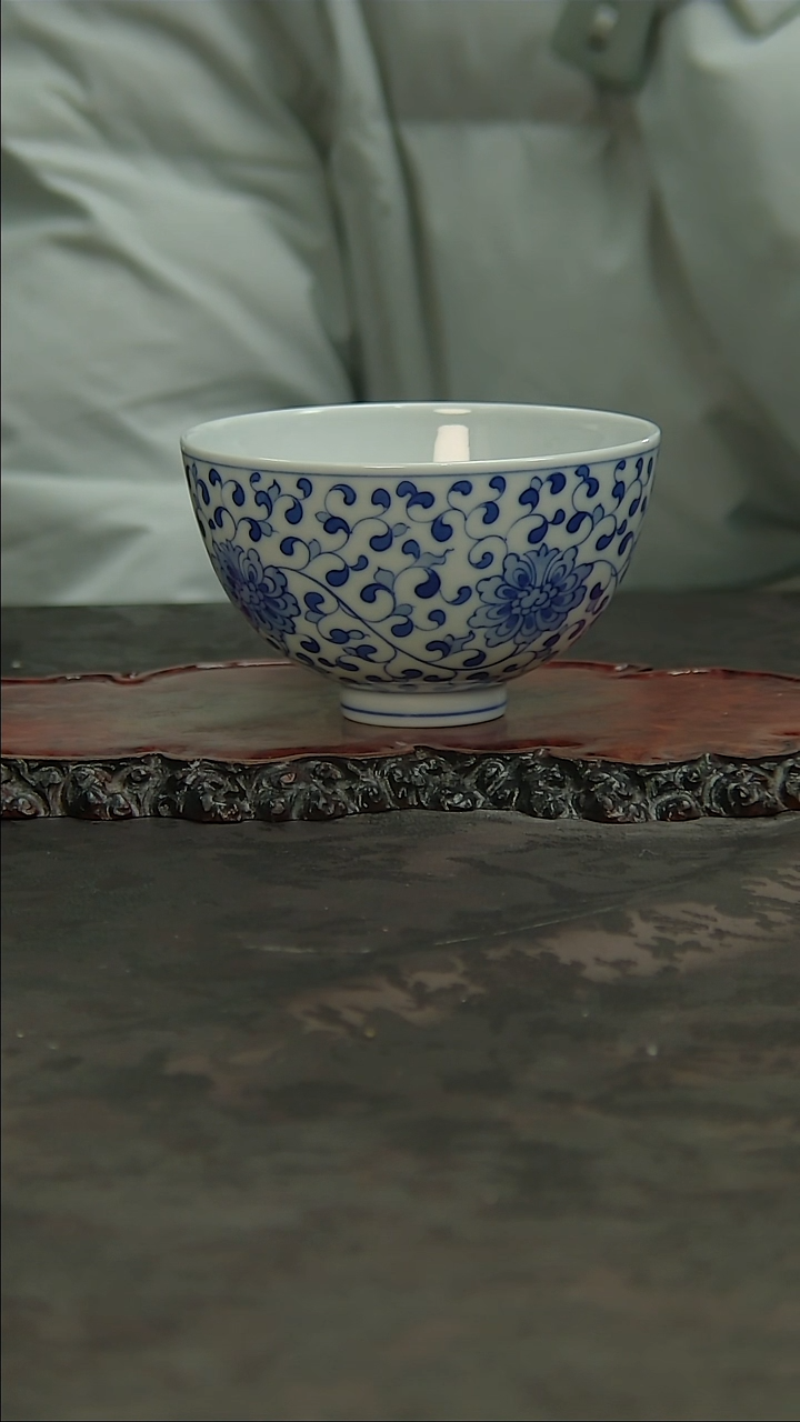 【闪购商品】青花手绘缠枝主人杯