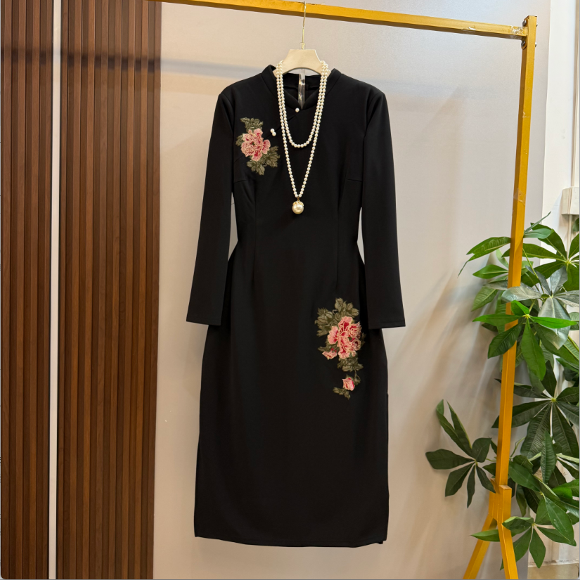 新款大码女装时尚气质重工刺绣新中式复古显瘦连衣裙