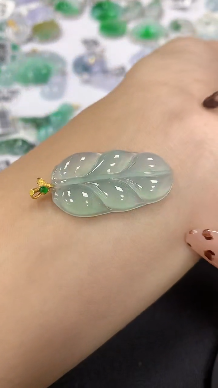 颈饰18K金镶嵌翡翠a货假一赔三支持复检百元上9元证书费自理