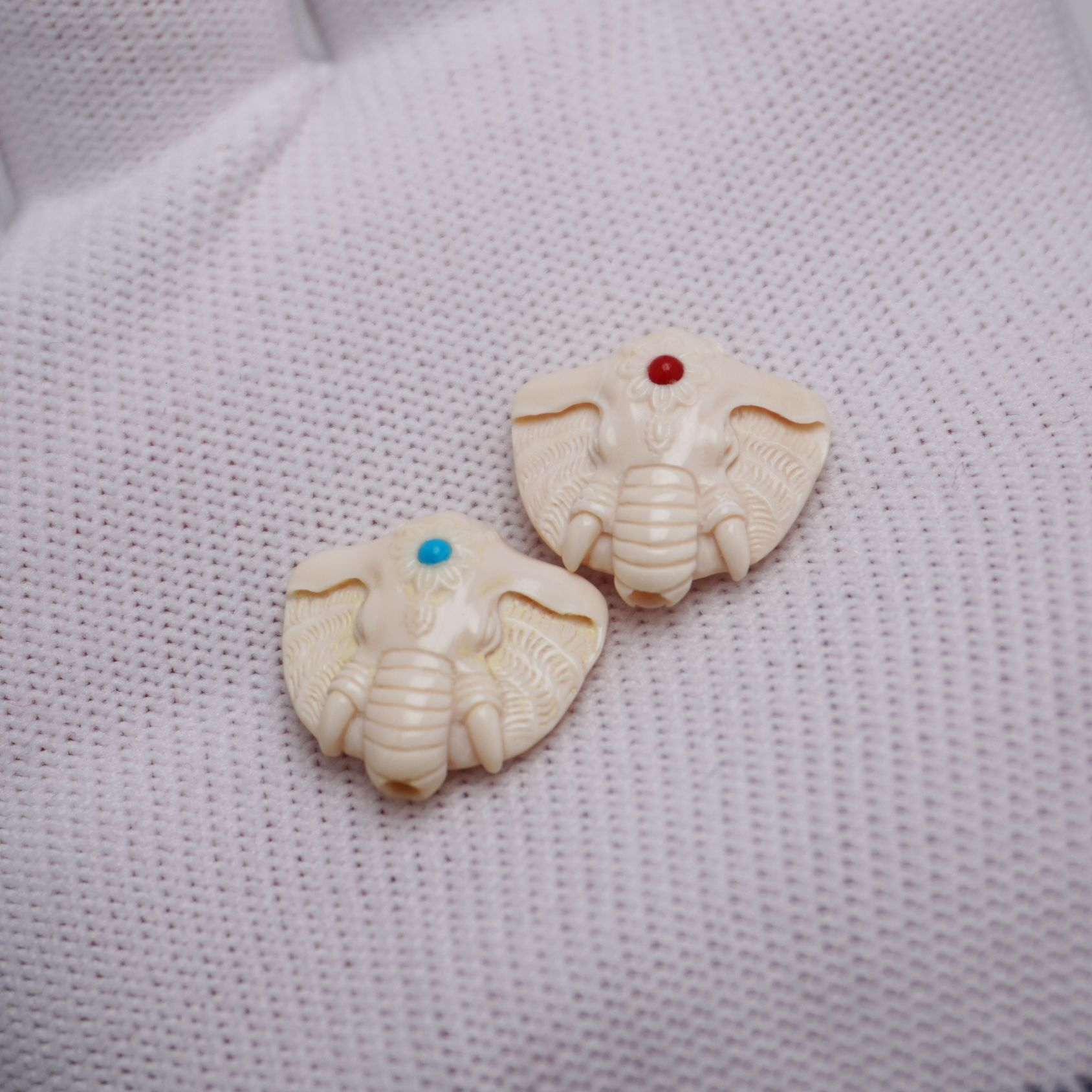 亿君天然猛犸象牙冰料象神背云配饰