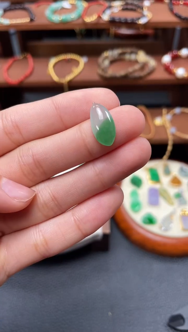 【闪购商品】翡翠吊坠(不含链)未镶嵌一个  JK708