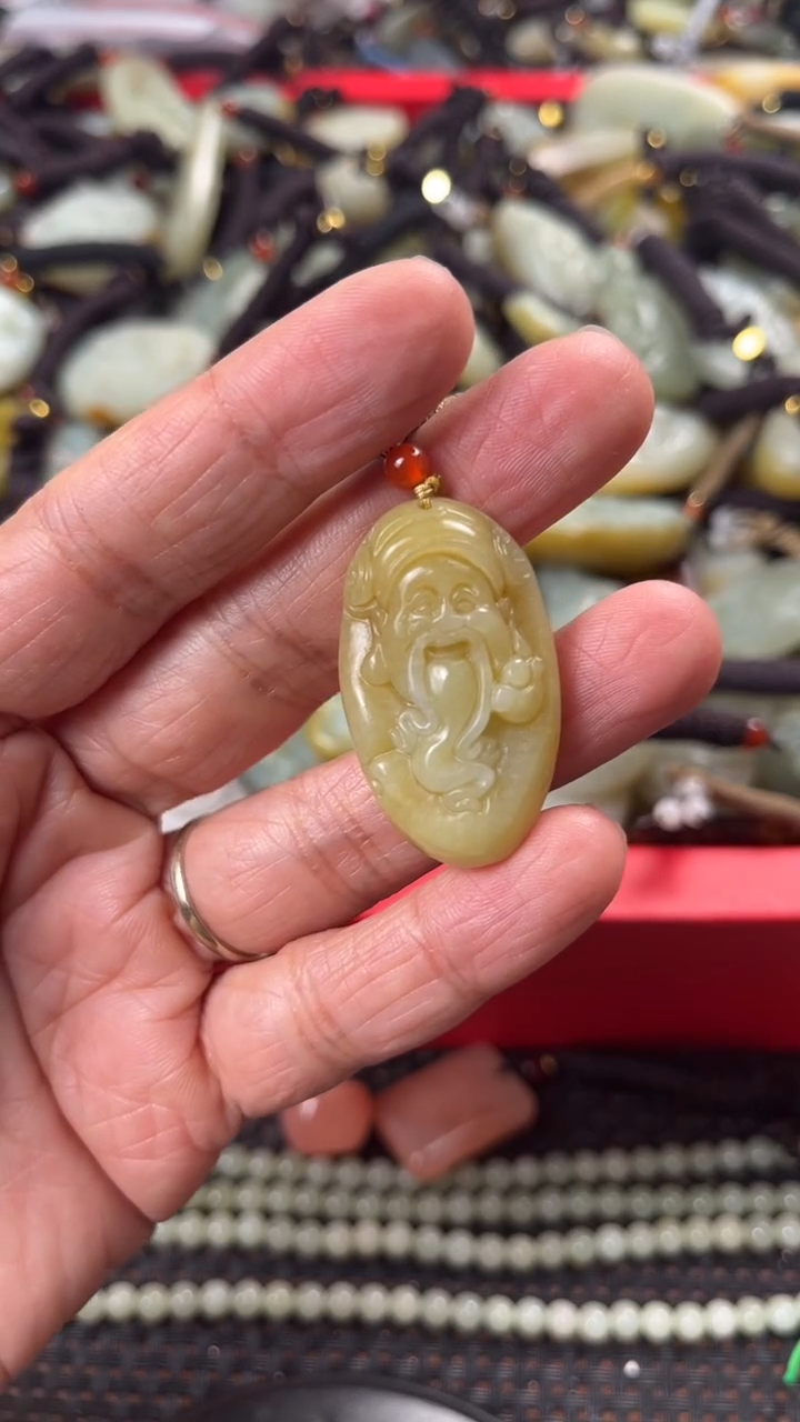 【闪购商品】和田玉颈饰未镶嵌多样性发货没有证书拍一发一有瑕