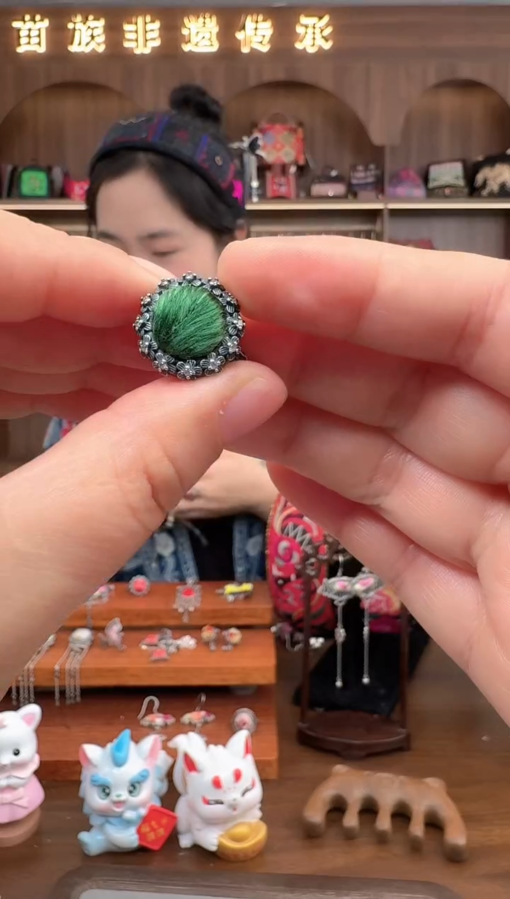 【闪购商品】织绣扶光苗绣传承10