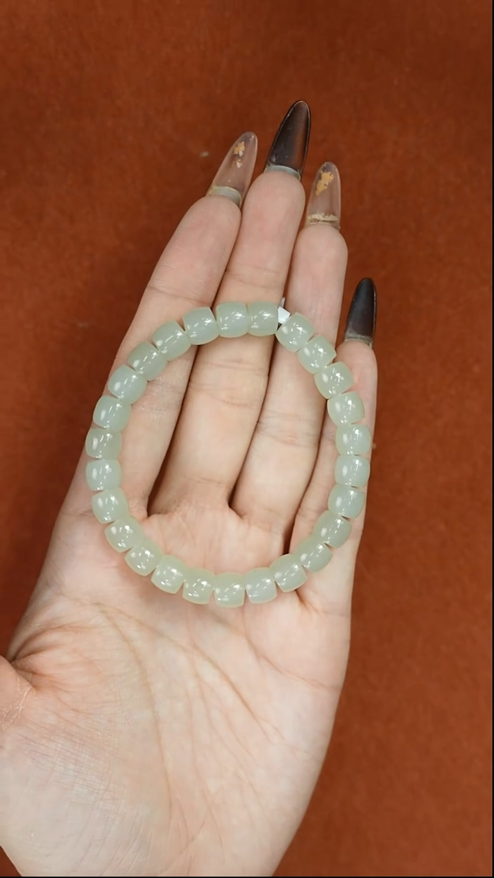 未镶嵌手链和田玉初*…且末近矿微色差卡7*8