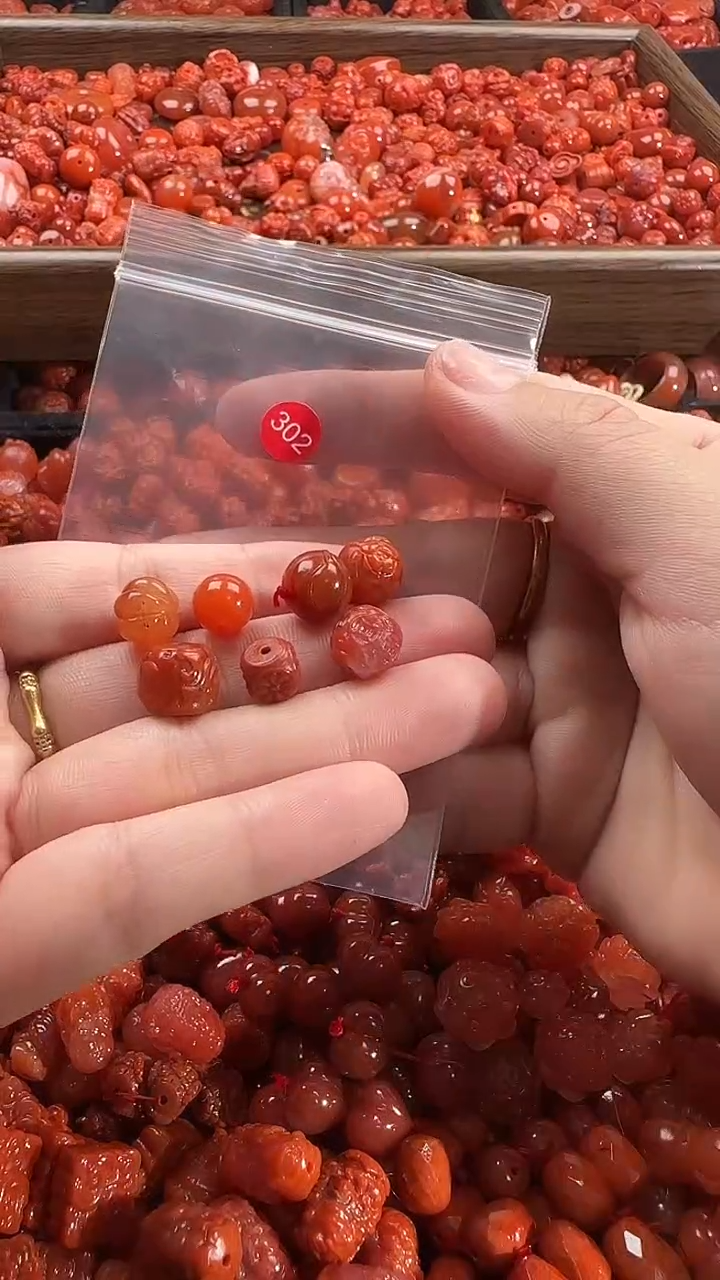 颈饰未镶嵌南红玛瑙1