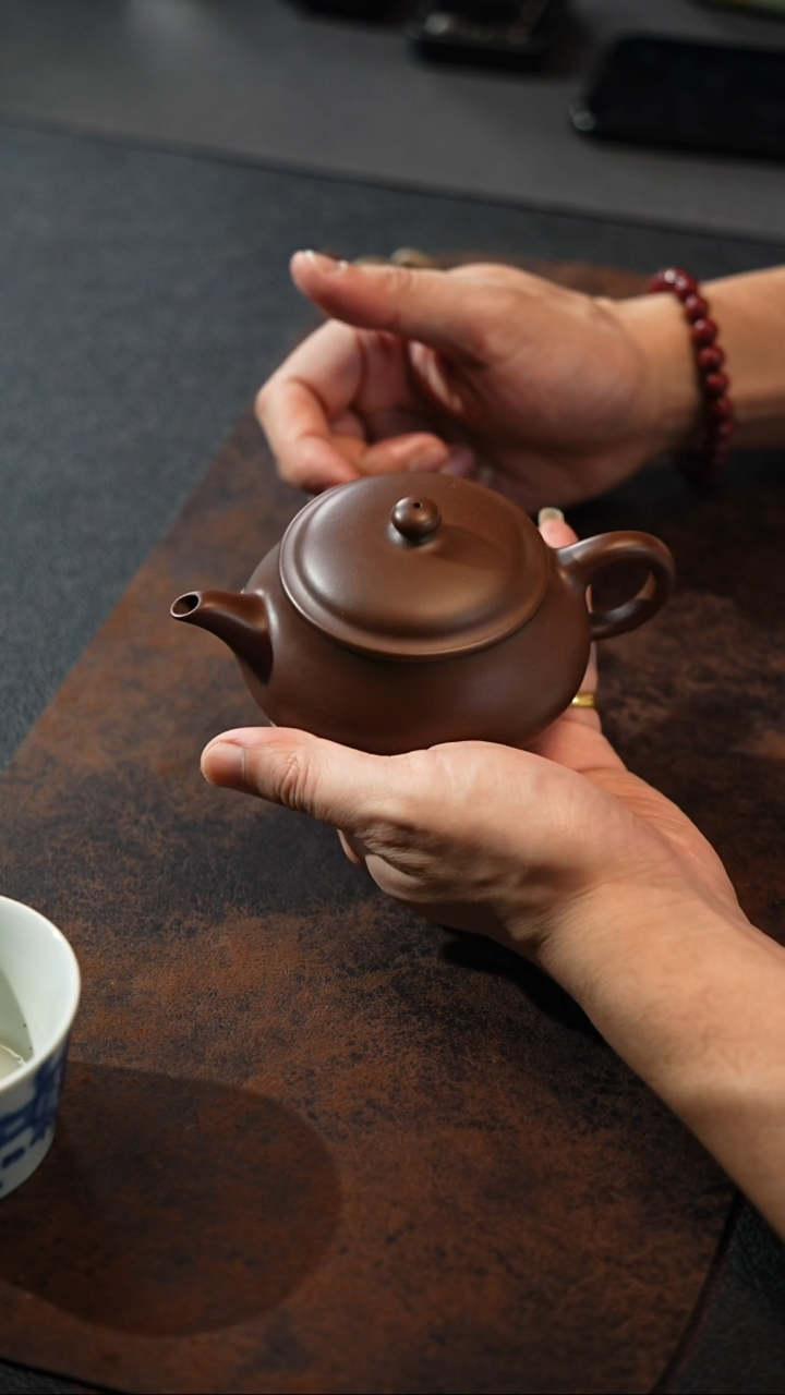 【闪购商品】紫砂茶壶明炉  紫泥  160cc 王霞制