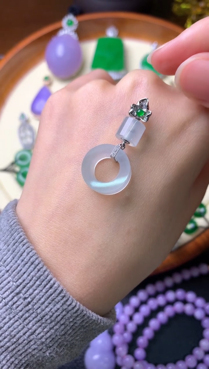 【闪购商品】翡翠吊坠(赠链)18K金镶嵌吊坠