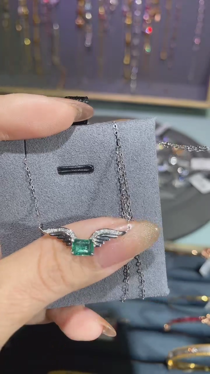 【闪购商品】祖母绿颈饰18K金镶嵌项链