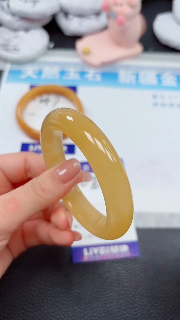 【闪购商品】石英质玉手镯未镶嵌698
