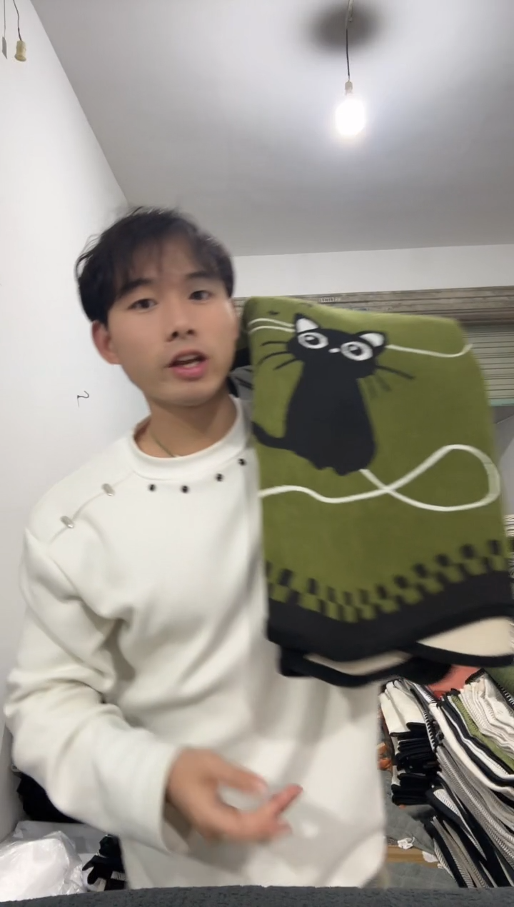 雪尼尔90*90  绿色猫  三张