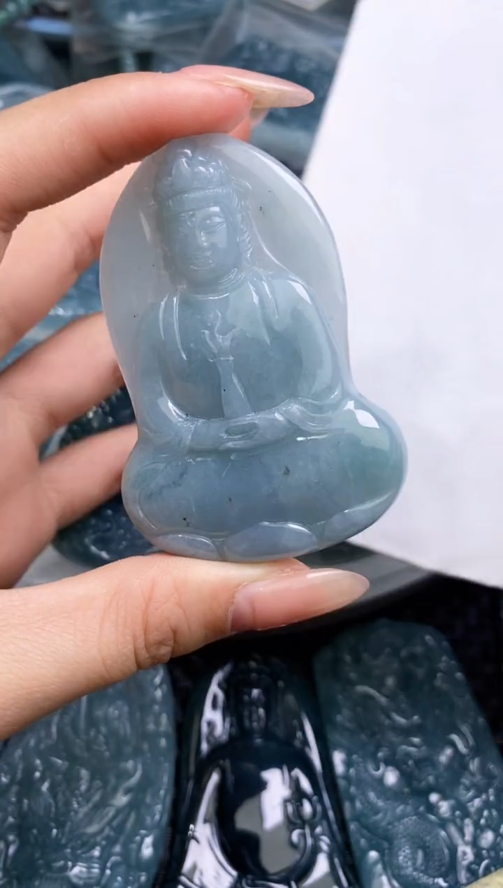 【闪购商品】翡翠颈饰未镶嵌           