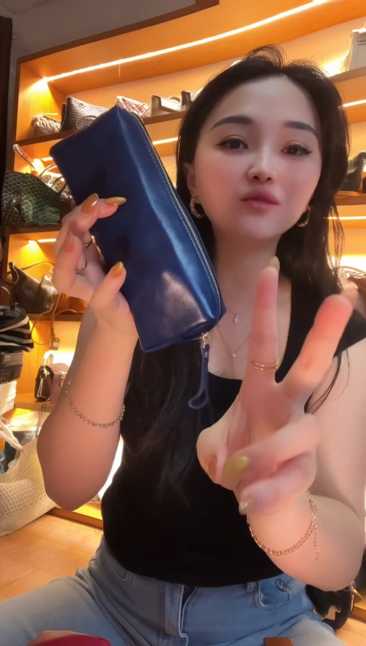 牛皮端订制时尚百搭女士 手提 腋下 斜跨包