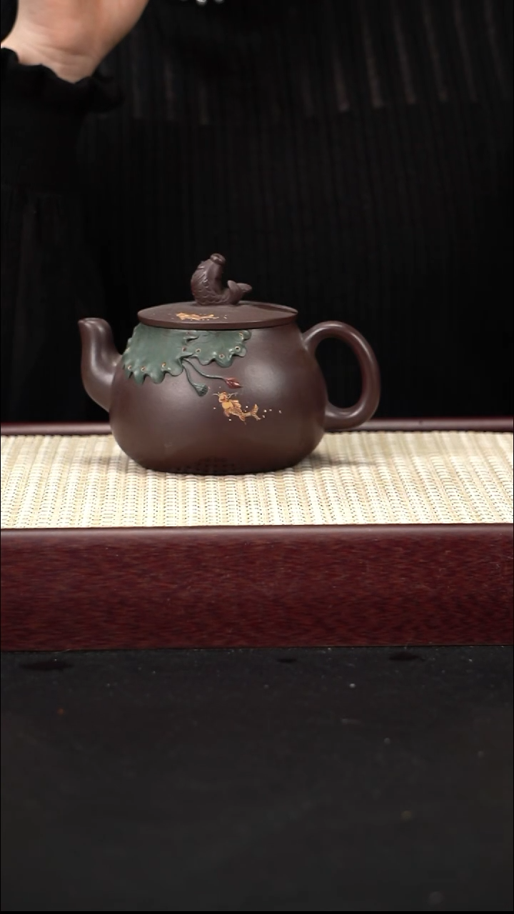 茶壶紫砂紫泥  鱼戏莲叶  