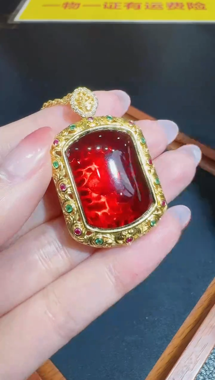 【闪购商品】琥珀吊坠(不含链)合金发一件